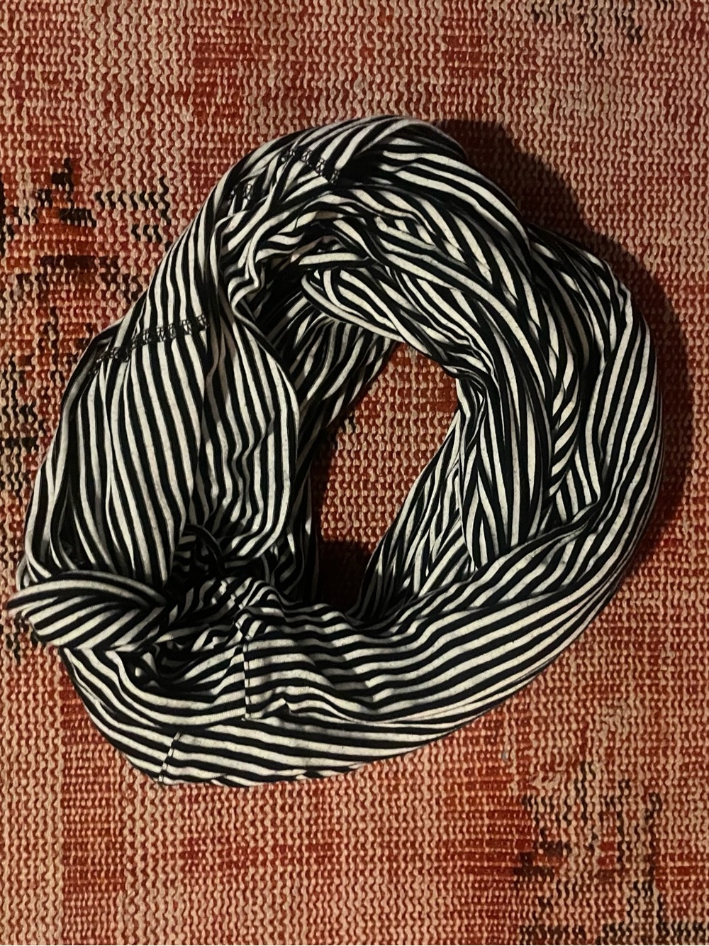 American Apparel- Striped b/w Circle Scarf🤍🖤🤍🖤🤍🖤